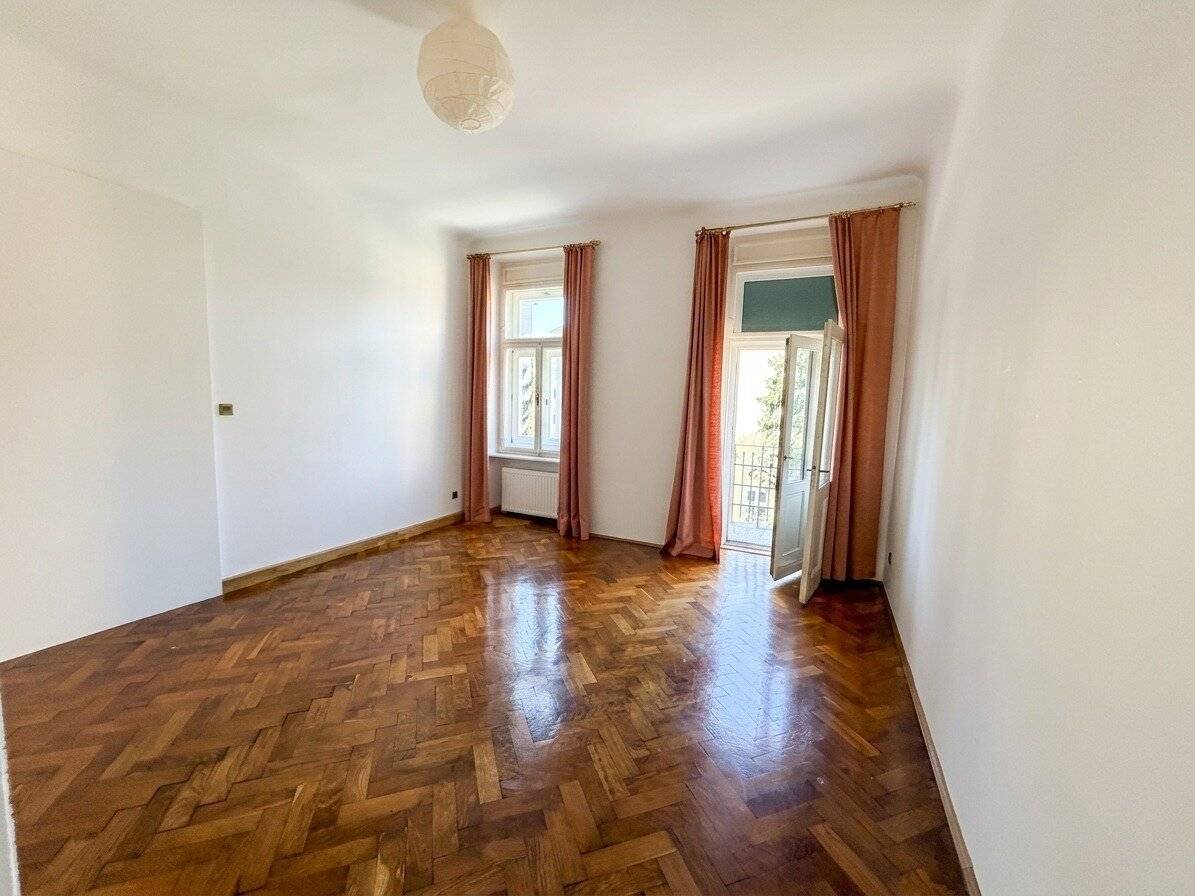 Schöne 3 Zimmer Altbauwohnung!