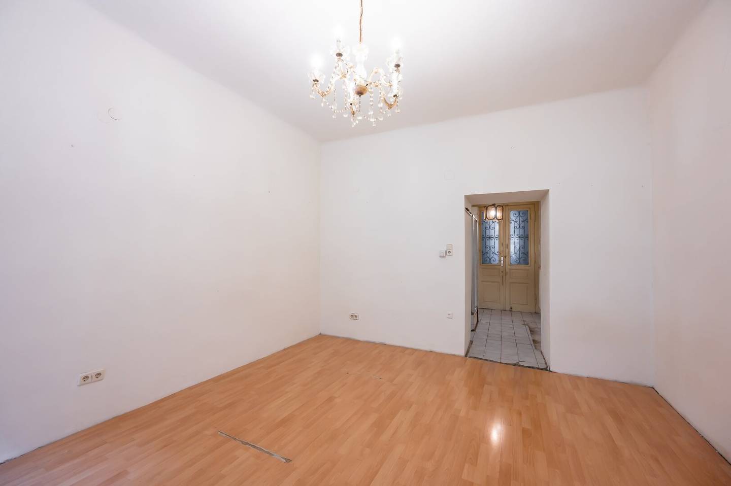 ++NEW++ Old building charm meets top location – compact 1-room apartment