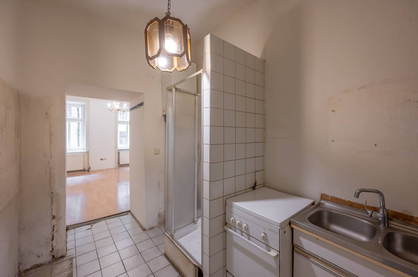 ++NEW++ Old building charm meets top location – compact 1-room apartment