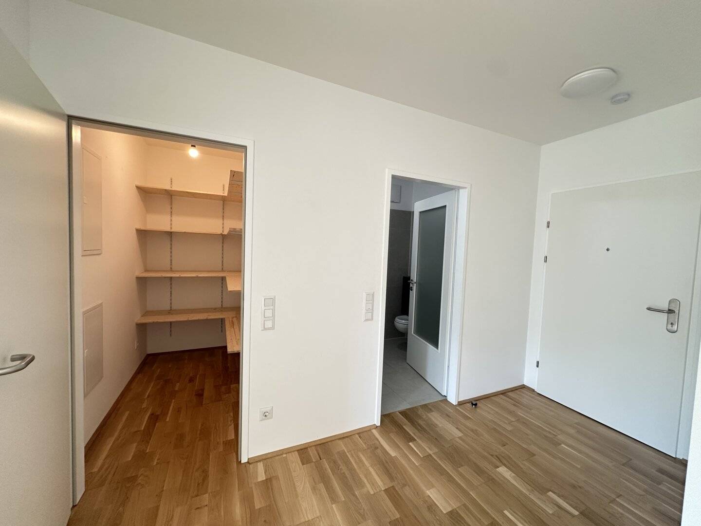 Moderne 2-Zimmer-Wohnung mit Freifläche im Herzfelderhof
