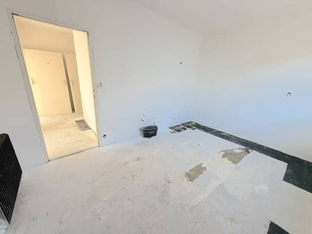 COMMISSION-FREE FROM THE OWNER! BRIGHT 4-ROOM APARTMENT WITH LOGGIA NEAR WILHELMINENSPITAL!
