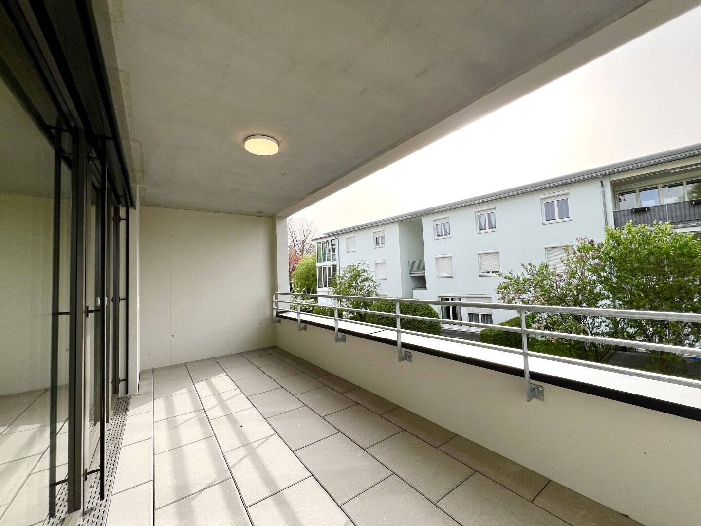 Neubauwohnung mit großer Terrasse und Tiefgaragenstellplatz in Altach