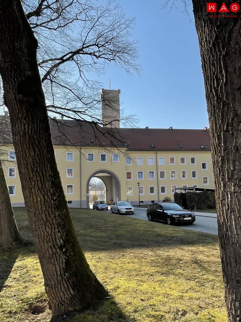 Hier wartet Ihr neues Zuhause in Steyr-Münichholz: großzügige 3-Zimmerwohnung mit heller Essküche, gemütlichen Wohnräumen, Badewanne und perfekter Infrastruktur – jetzt einziehen und wohlfühlen!