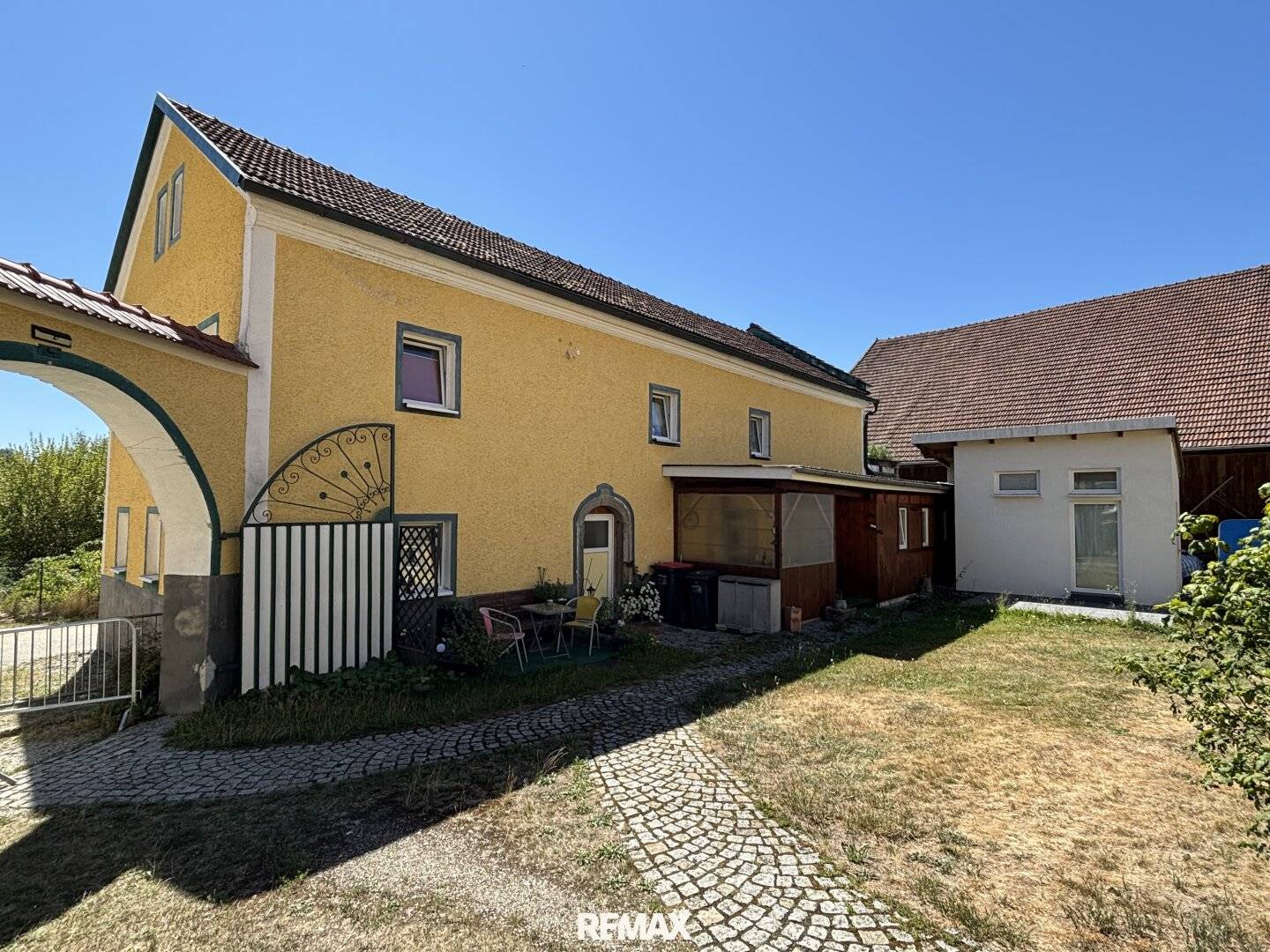 Vielseitiges Mehrparteienhaus mit vier Wohneinheiten in Diersbach