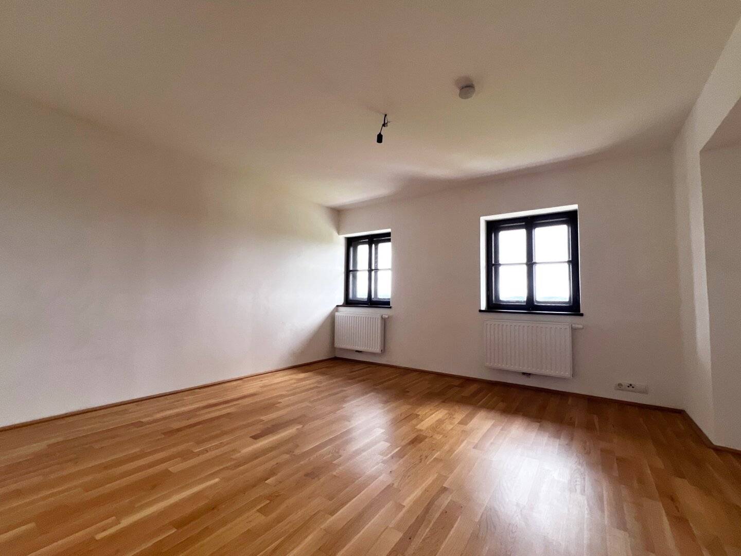 Helle generalsanierte 2-Zimmer-Wohnung in Sankt Georgen