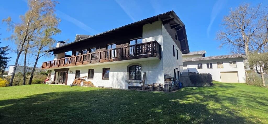 Am Balkon von Schärding: Direktor-Landhaus in unverbaubarer Grünrandlage, ca. 230 m² Wohnfläche