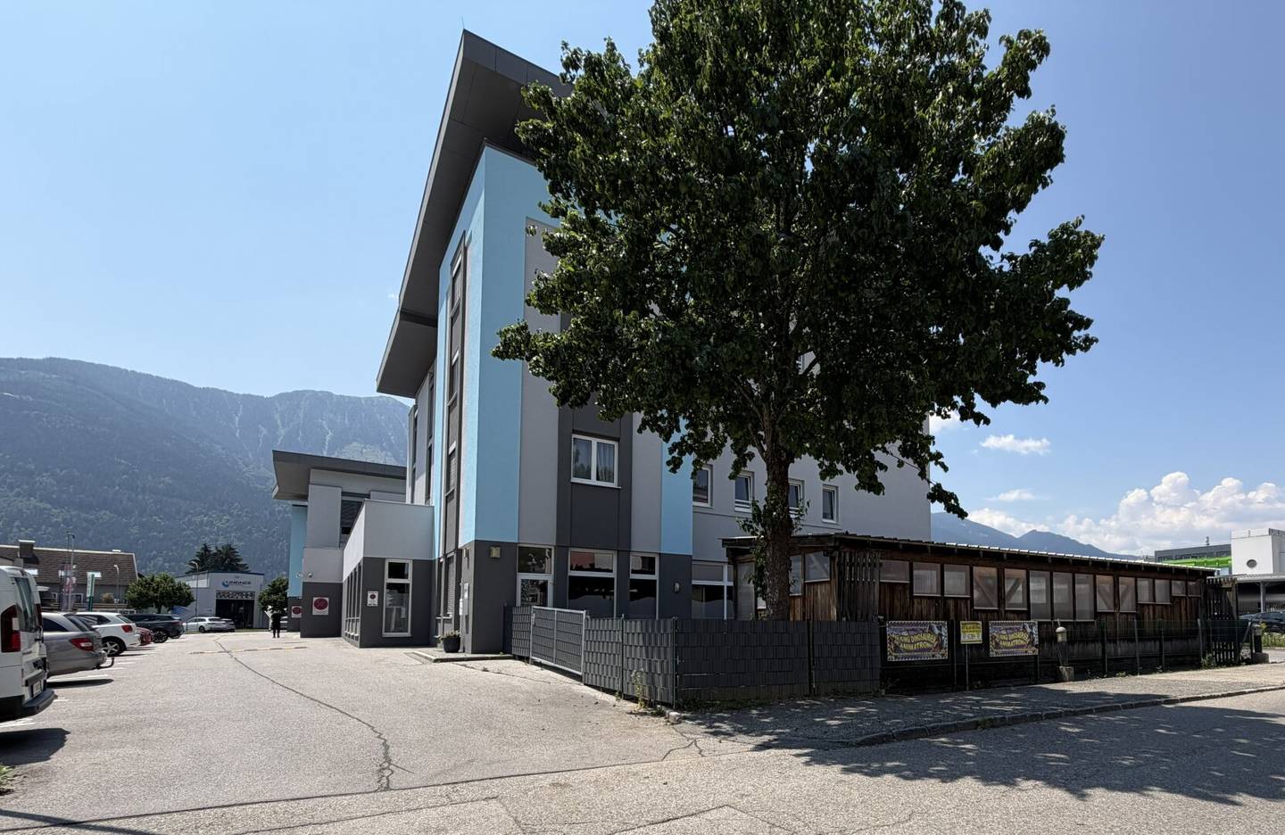SELTENE INVESTMENTCHANCE IN EINER TOP LAGE VON SPITTAL AN DER DRAU! ATTRAKTIVES WOHN- UND GESCHÄFTSHAUS MIT NACHHALTIGER ERTRAGSSTRUKTUR!