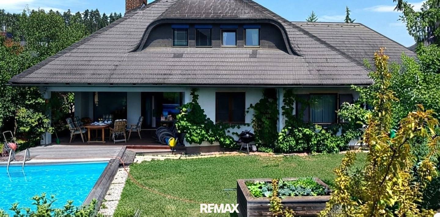Bungalow in quiet location with top view in Maria Saal