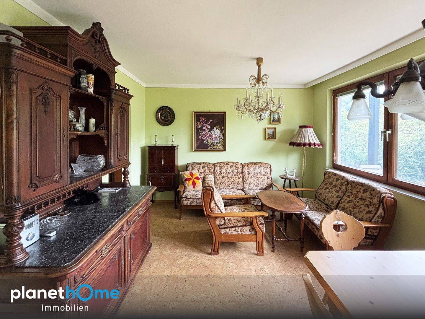 Helle Ferienwohnung mit großem Garten und neuwertiger Küche