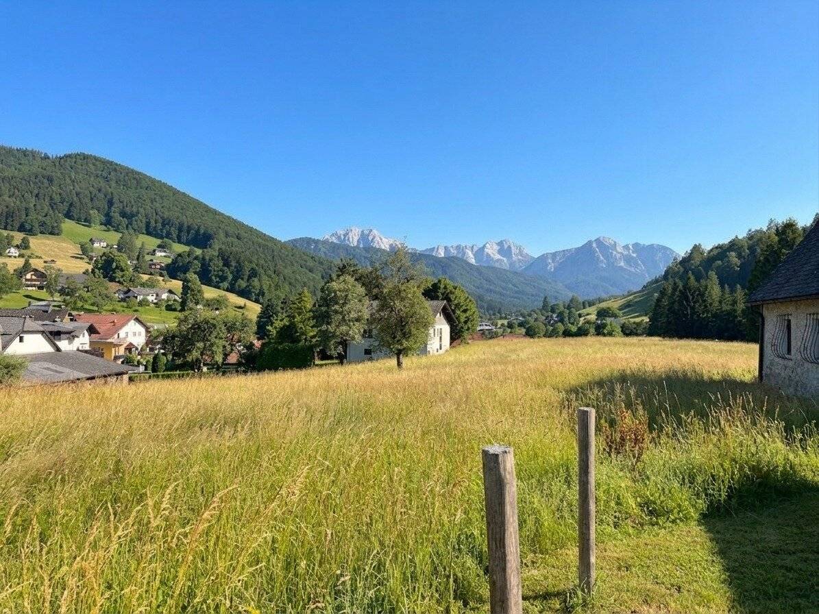 Baugrundstücke mit Traunsteinblick ab 700 m²  in 4814 Neukirchen – Ihr Traum vom Eigenheim wartet!