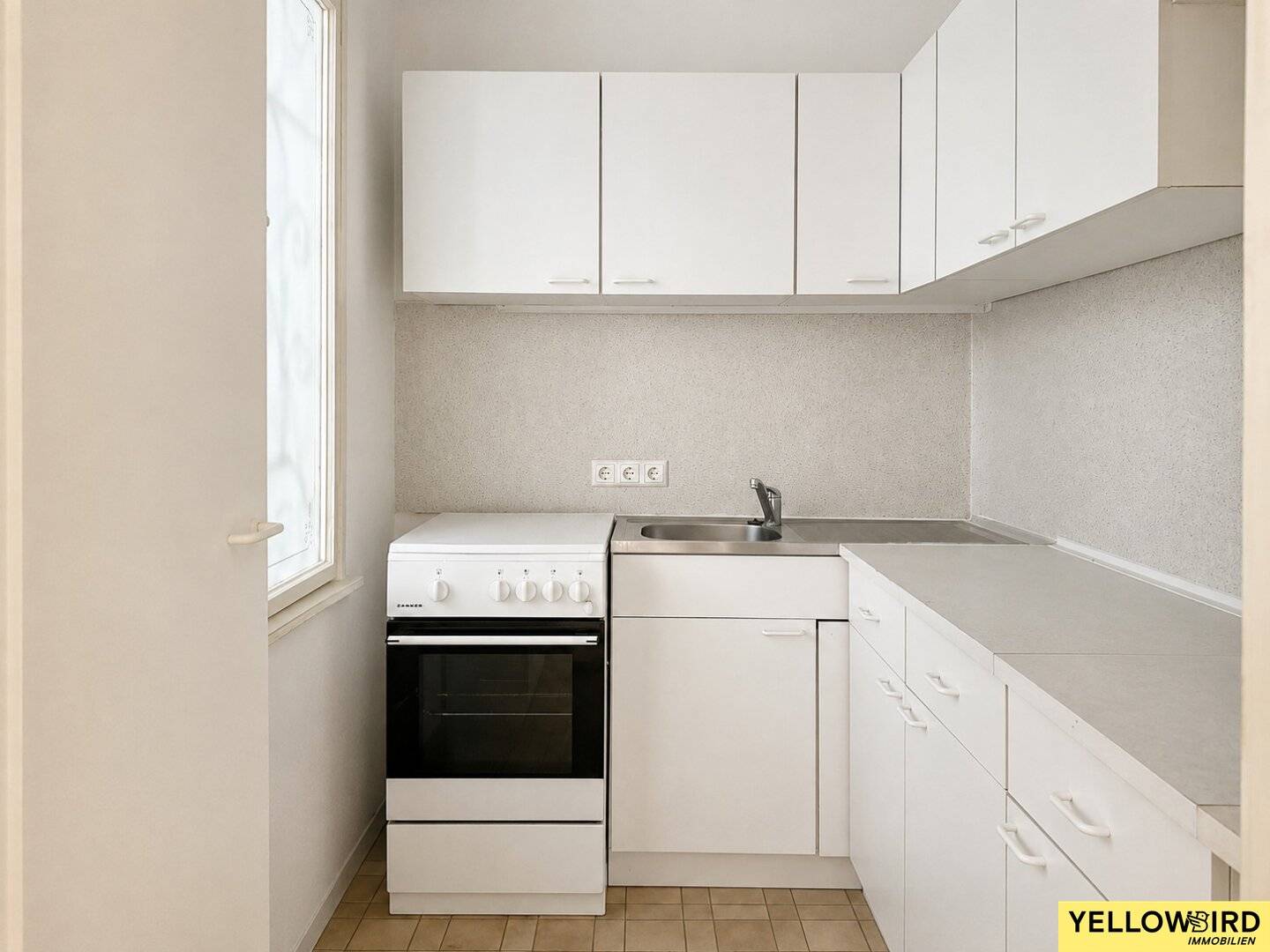 Helle 3-Zimmer-Wohnung mit Balkon in Ruhelage nahe Belvedere mit hohem Sanierungspotential
