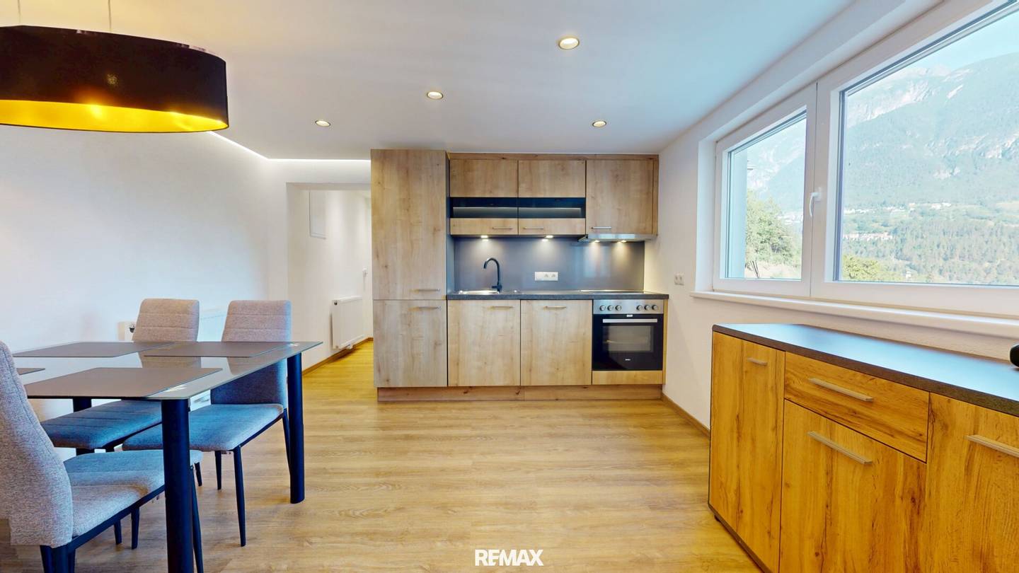 Above the roofs of Landeck – Living with an impressive panoramic view