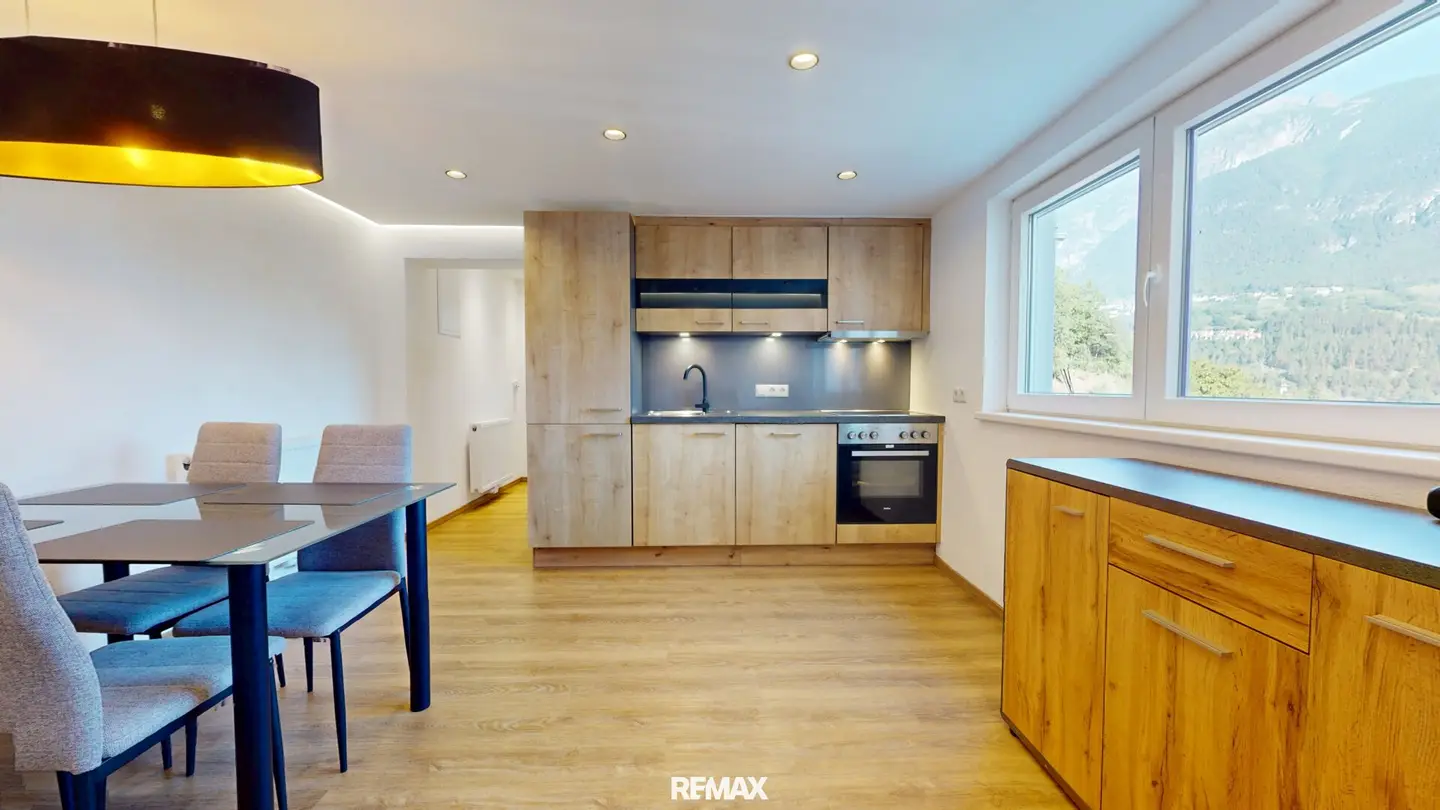 Above the roofs of Landeck – Living with an impressive panoramic view