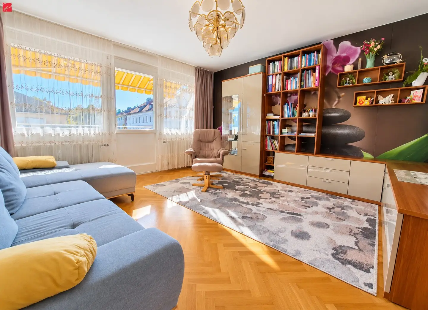 Modernisiert &amp; zentral–Loggia, Balkon und Garage