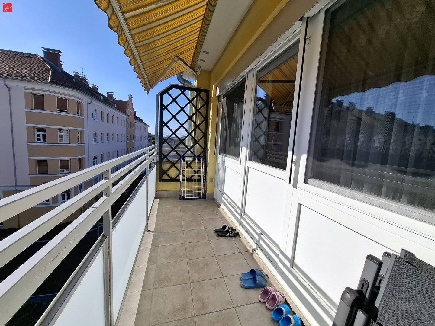 Modernisiert &amp; zentral–Loggia, Balkon und Garage