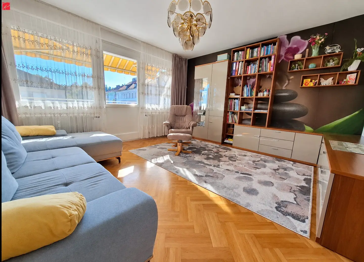 Modernized and central Loggia, balcony and garage