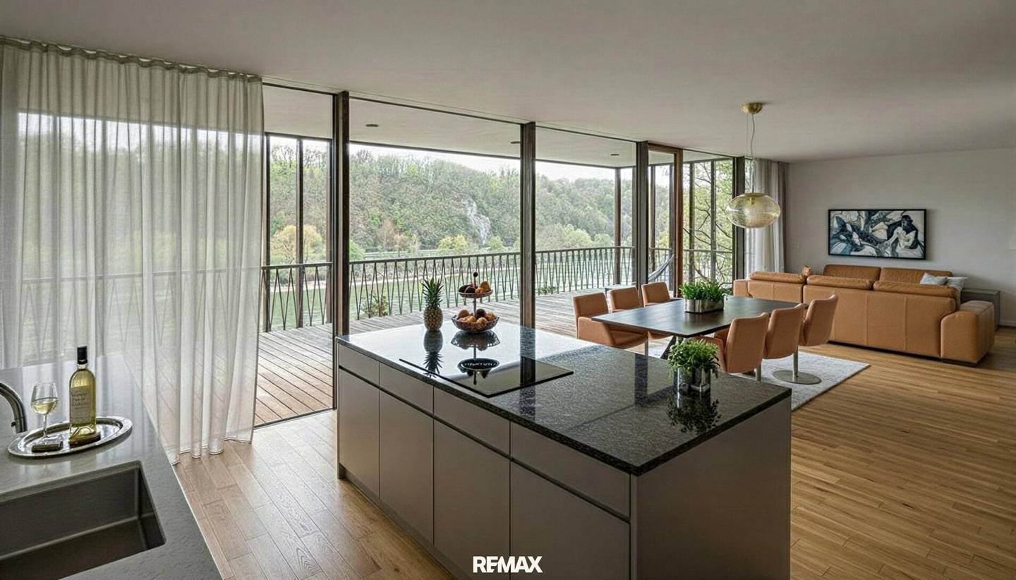 Family apartment with three bedrooms and large Danube terrace