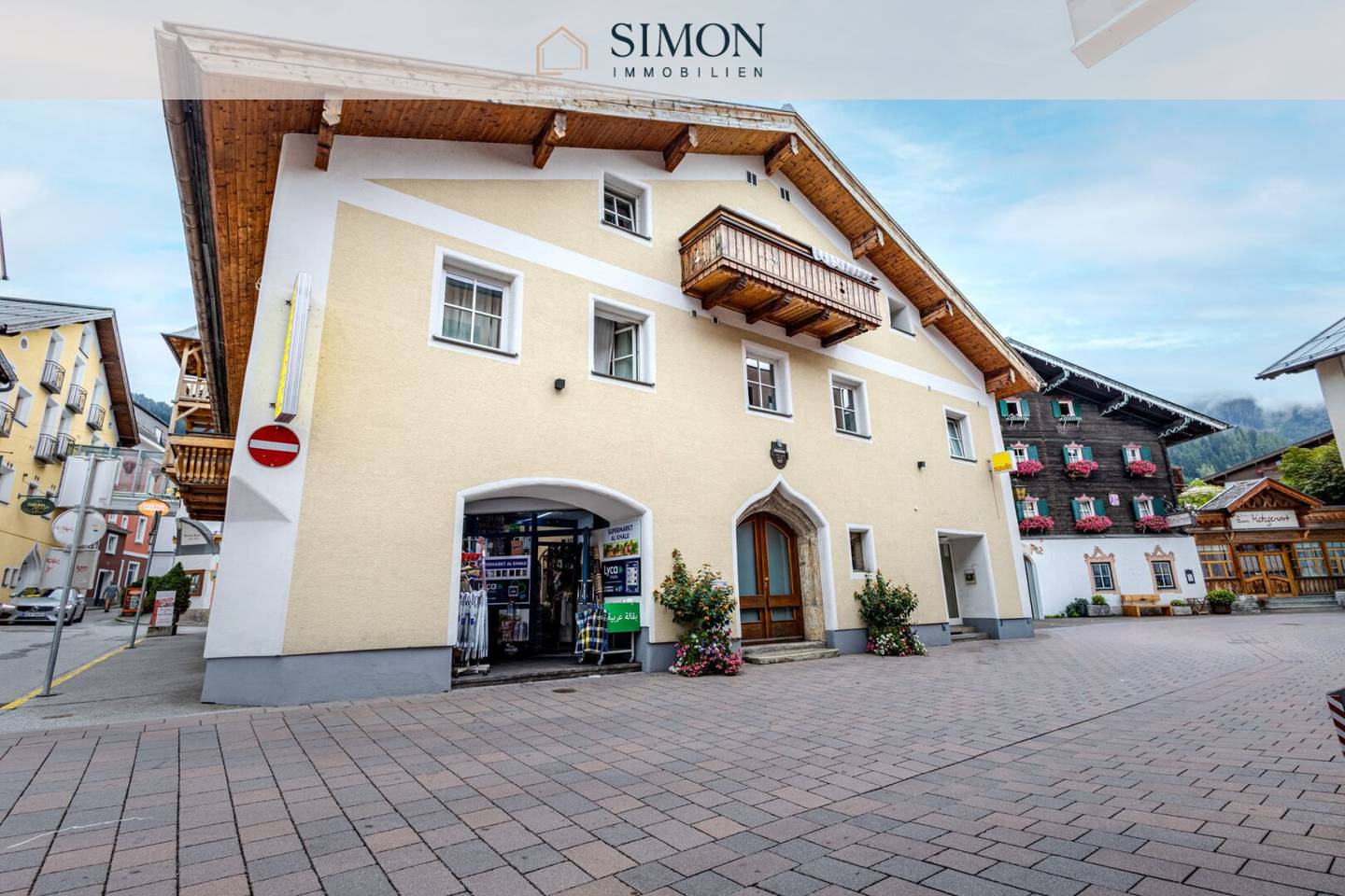 Historic residential and commercial building with attractive rental income in Zell am See