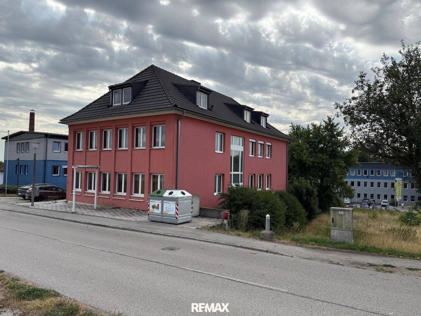 Representative office and commercial building at a dynamic business location in St. Florian near the A1