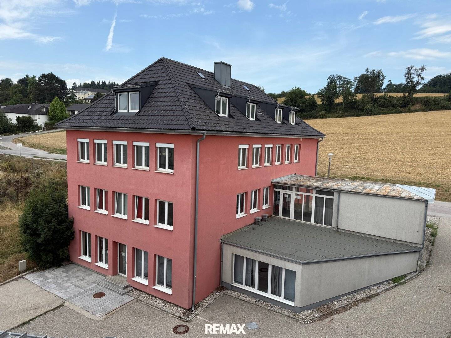 Representative office and commercial building at a dynamic business location in St. Florian near the A1