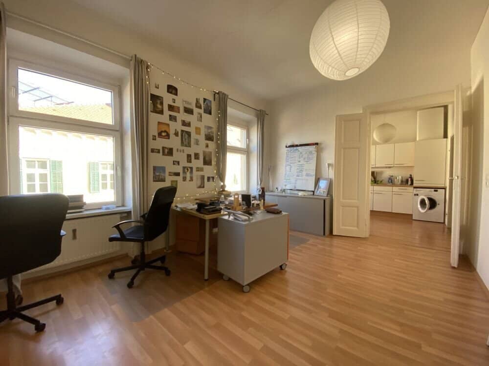 Sehr großzügige 3-Zimmer-Wohnung gegenüber der Kunstuniversität in bester Lage – WG tauglich - Provisionsfrei!