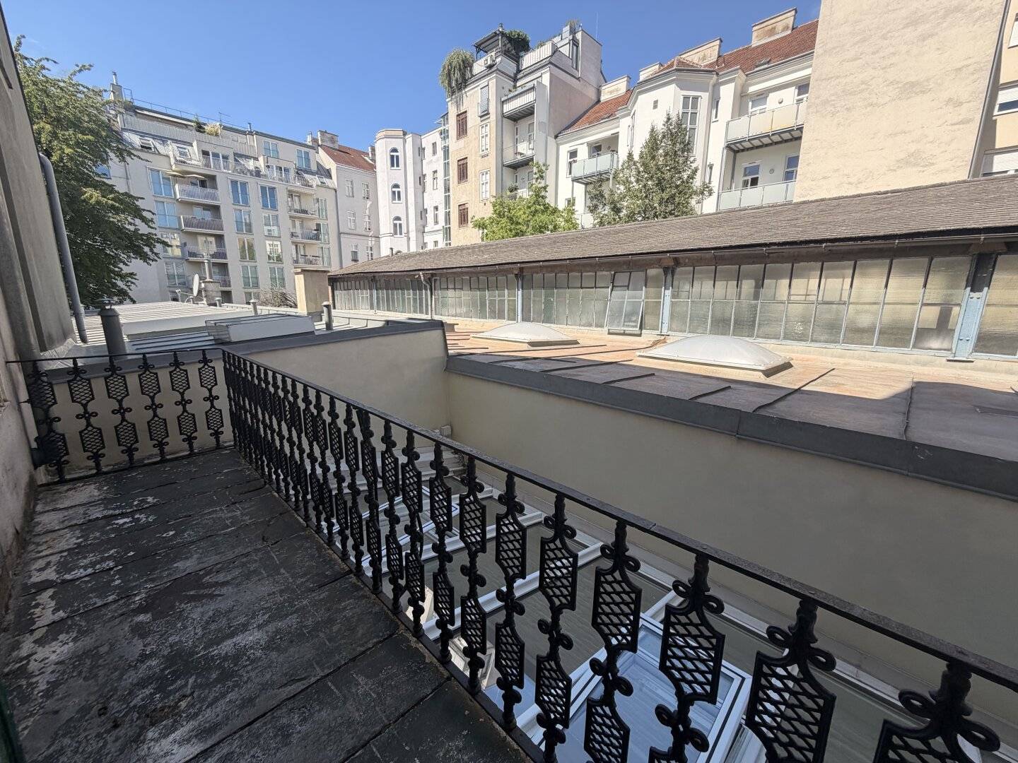 COMMISSION-FREE FROM THE OWNER! UNSANITIZED 3-ROOM APARTMENT WITH BALCONY IN WESTBAHNSTRASSE