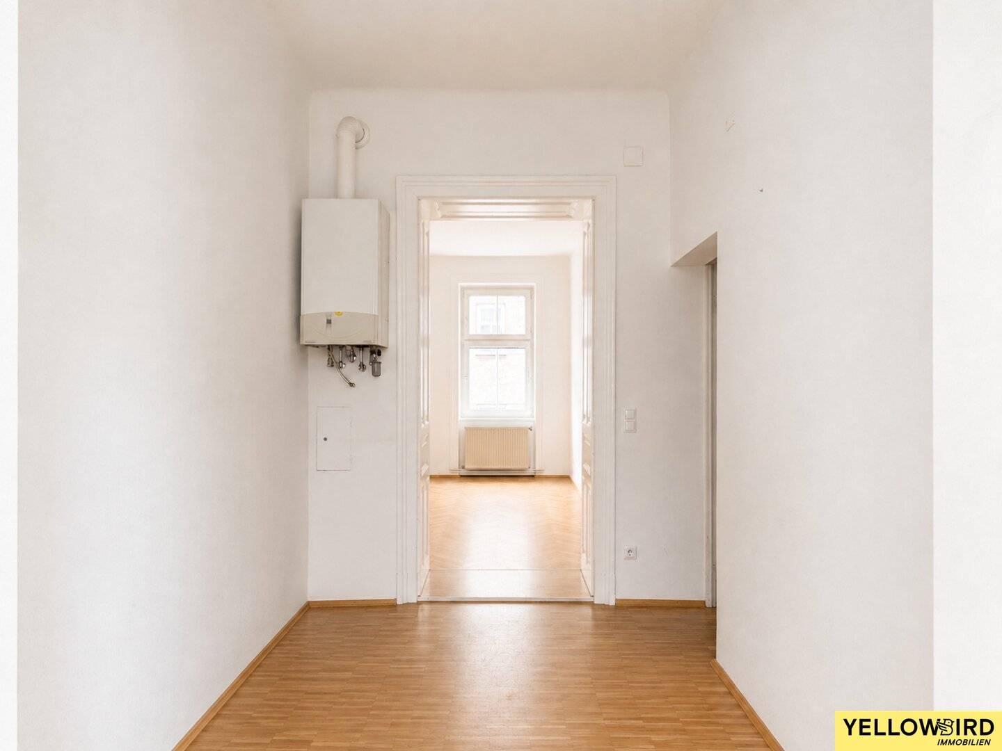 Helle 3-Zimmer-Wohnung mit Balkon in Ruhelage nahe Belvedere mit hohem Sanierungspotential