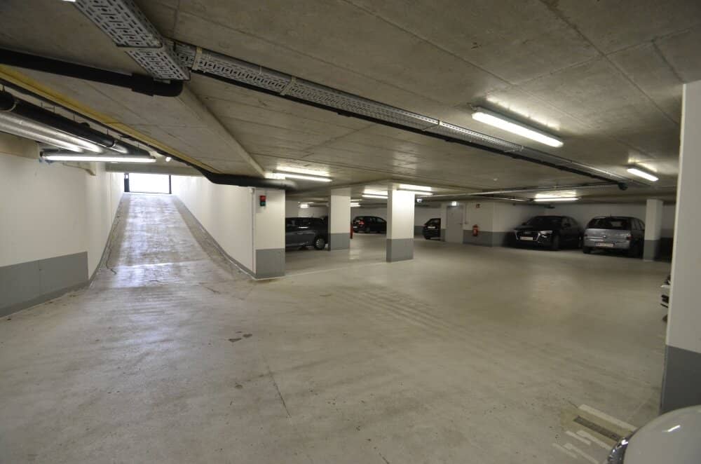 Garage Anton Kuh Weg/ MARX HALLE