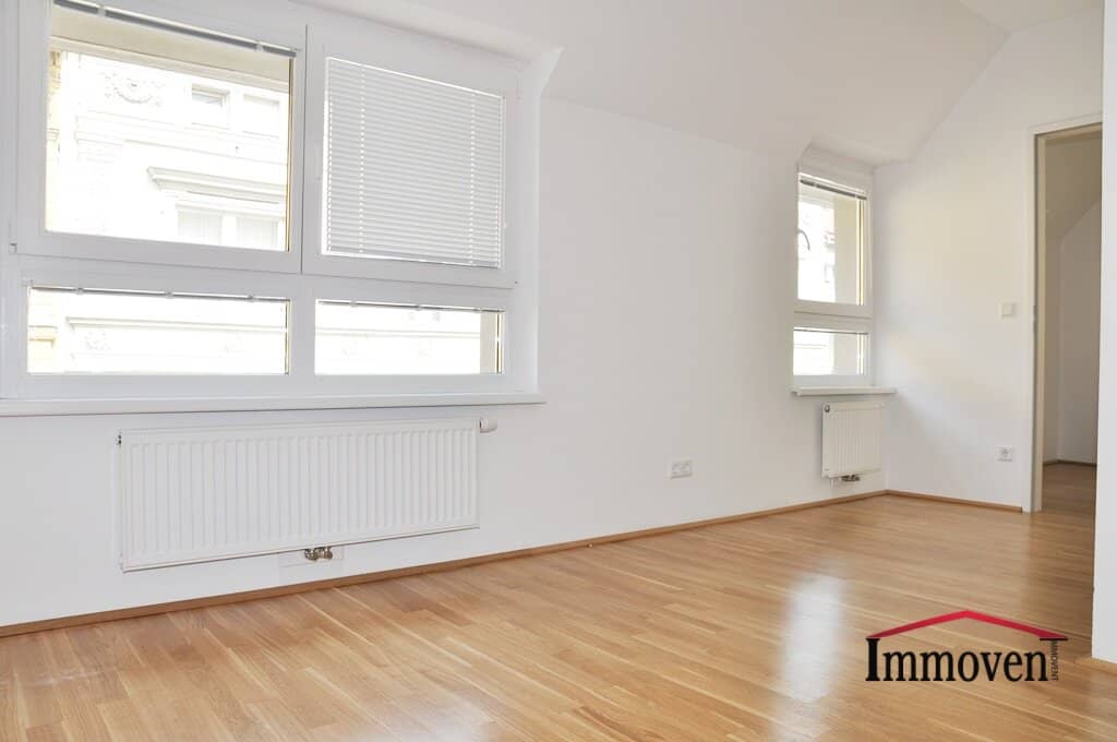 2-Zimmer-Dachgeschosswohnung mit idealer Raumaufteilung! (Mietbeginn 01.10.2026)