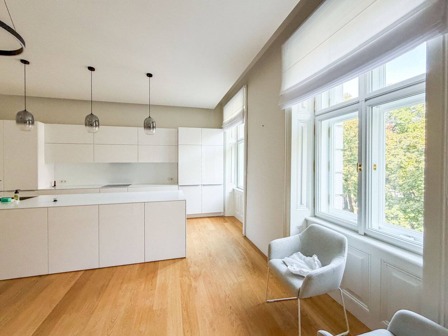 Luxuriöser Altbau! 5-Zimmer-Wohnung in prachtvollem Althaus/ Nähe Servitenviertel &amp; Lycée