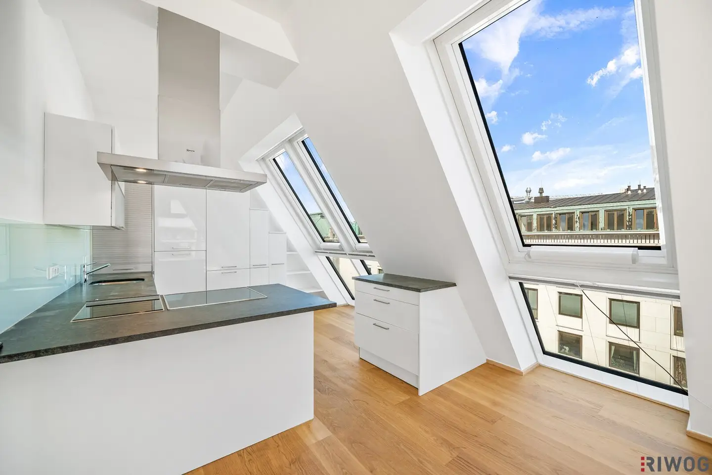 Vienna State Opera as Neighbor | Burggarten on the Doorstep | 2 Terraces with Dream View & Sauna | 1 Minute Walk to Kärntnerstr.