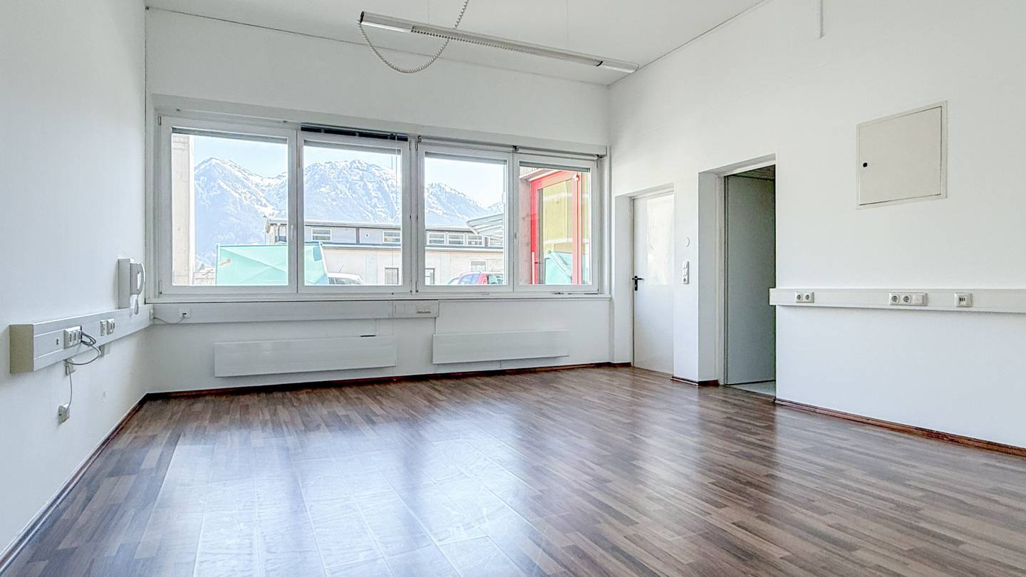 Visible unit with shared terrace and parking Apartment