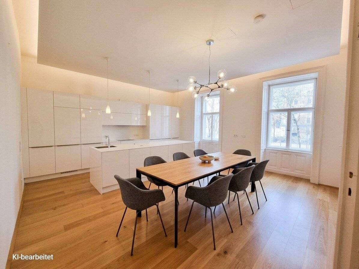 Luxurious old building apartment in a magnificent historic house near the Servitenviertel and the Lycée