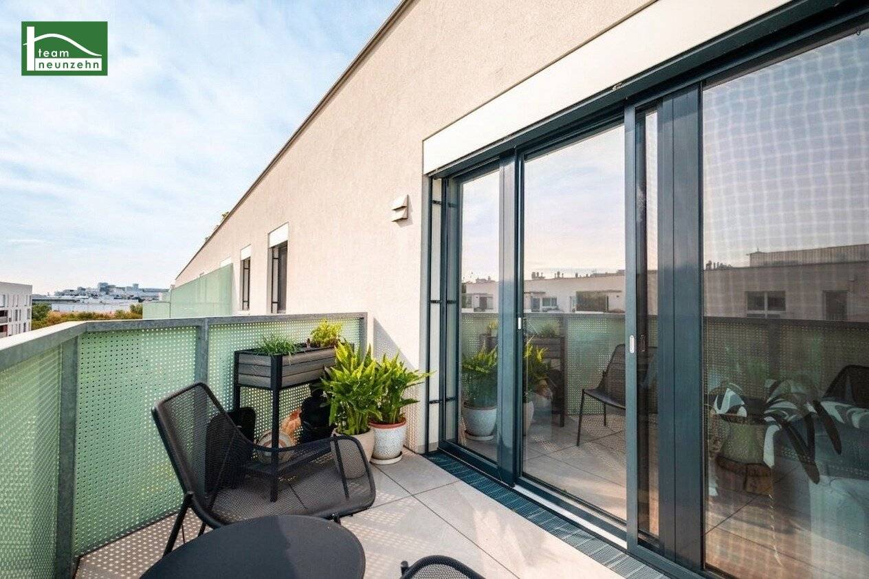 Exklusives Wohnen mit Dachterrasse, Eigengarten &amp; Pool – und zahlreichen weiteren Highlights!