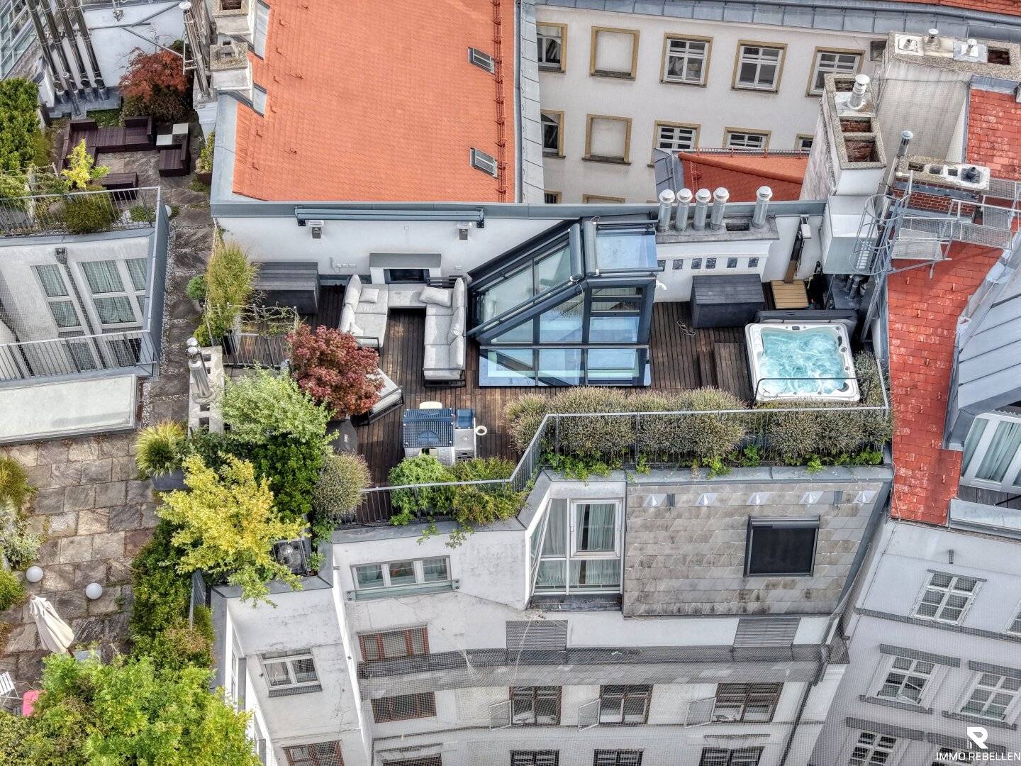 Exclusive Penthouse in the Heart of Vienna, 3 Levels, Rooftop Terrace &amp; Whirlpool