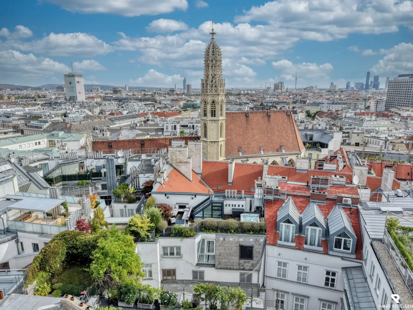 Exclusive Penthouse in the Heart of Vienna, 3 Levels, Rooftop Terrace & Whirlpool
