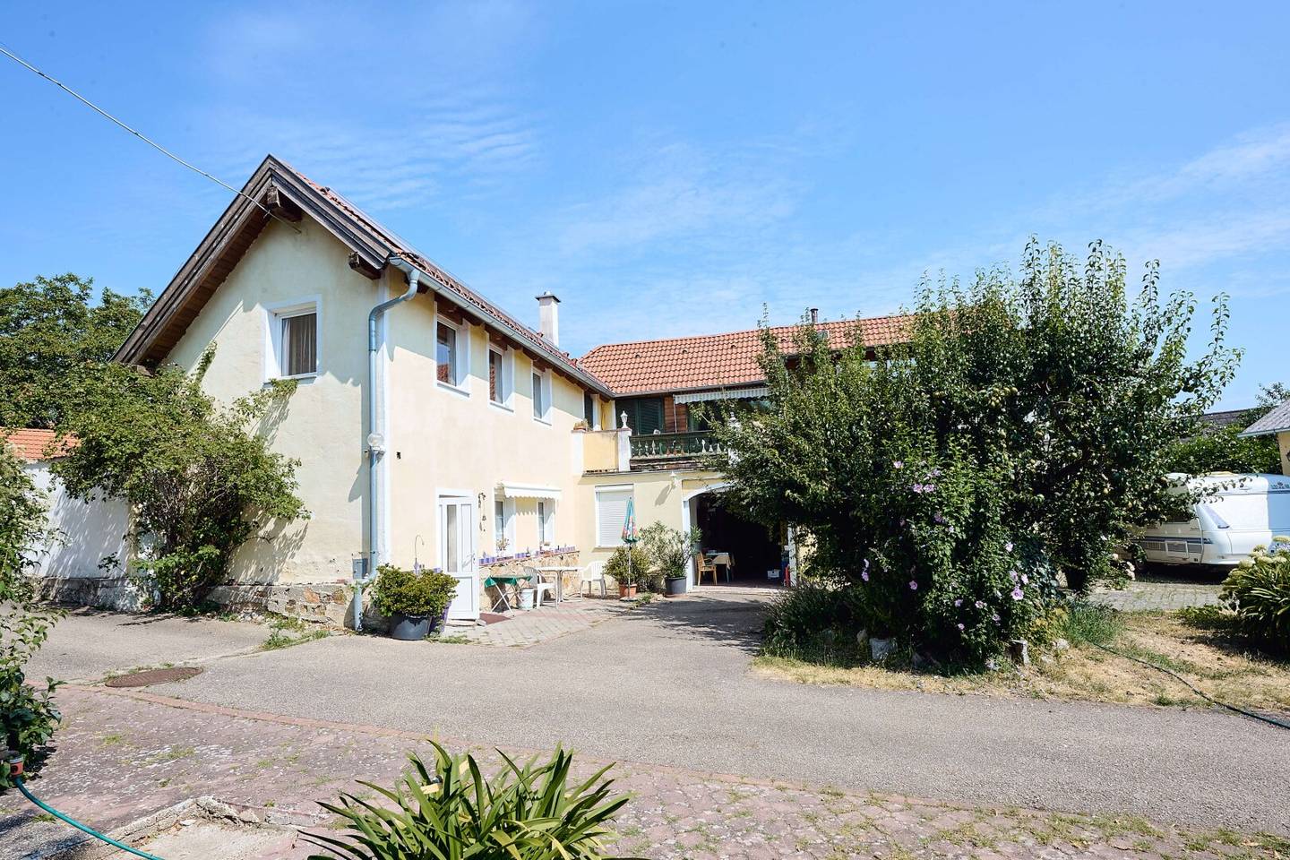 Wohnhaus mit zusätzlicher Einliegerwohnung in Maissau