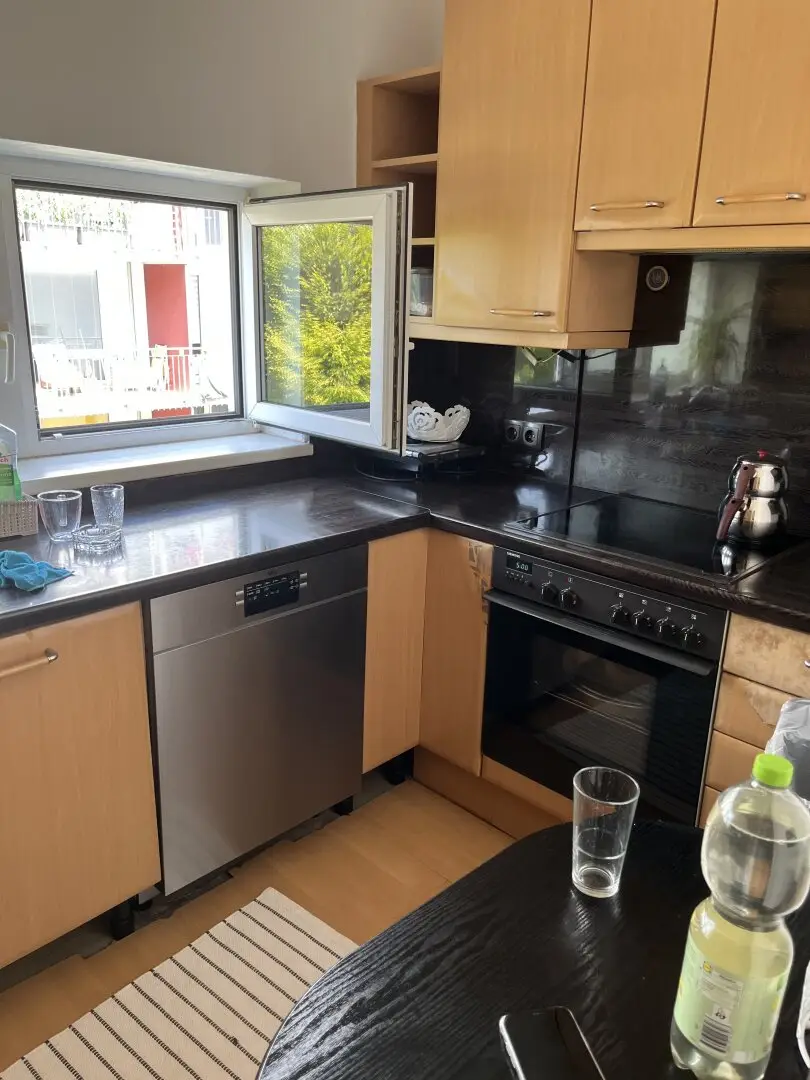 Bright 3-room apartment with loggia