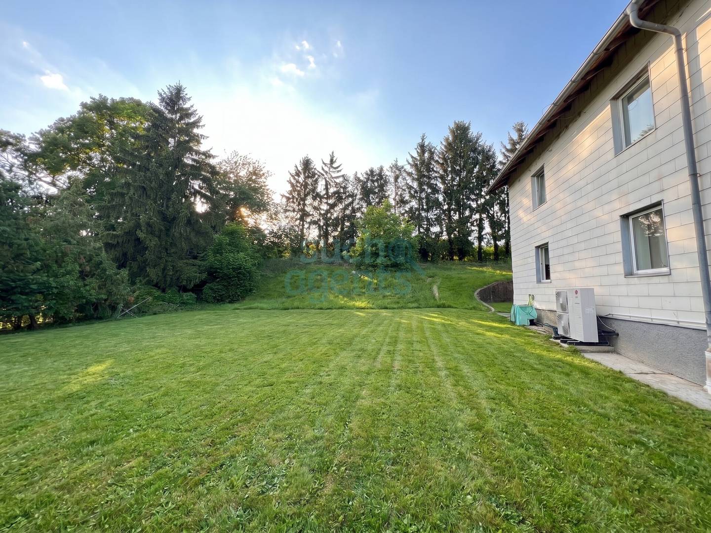 Saniert Familienwohnung mit Garten und Burgblick