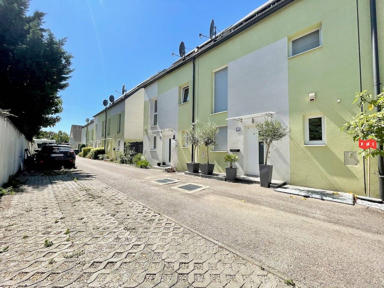 Charmantes 5 Zimmer Eckeihenhaus mit Terrasse, Garten, Photovoltaik &amp; 2 Autoabstellplätzen
