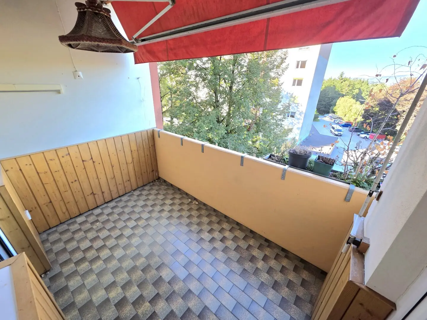 Ruhige und helle Wohnung mit guter Infrastruktur!