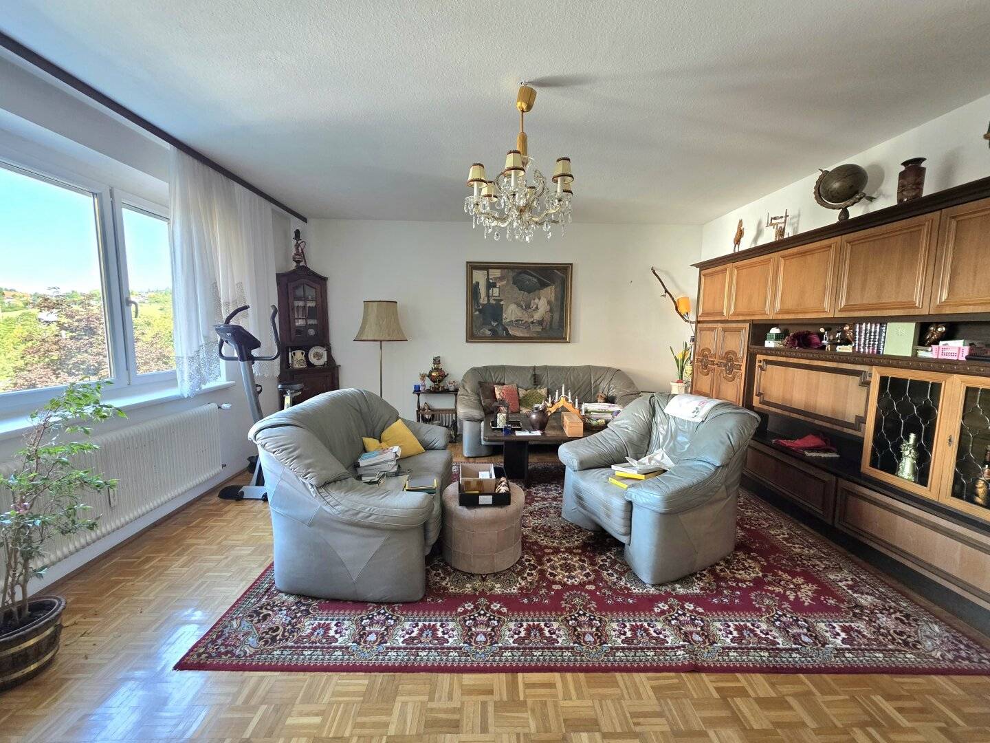 Quiet and bright apartment with good infrastructure!