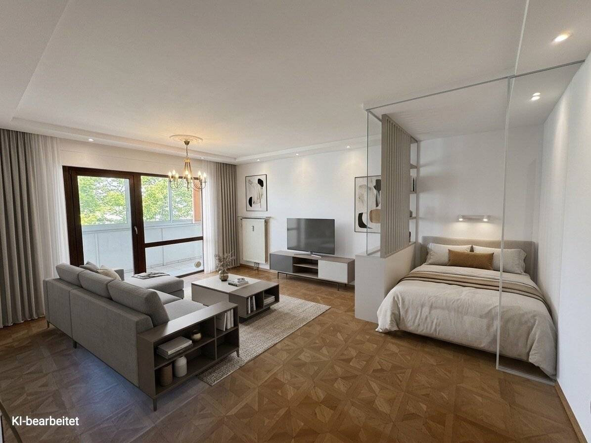 Single apartment in need of renovation in quiet location with loggia near U6 Dresdner Straße Available immediately