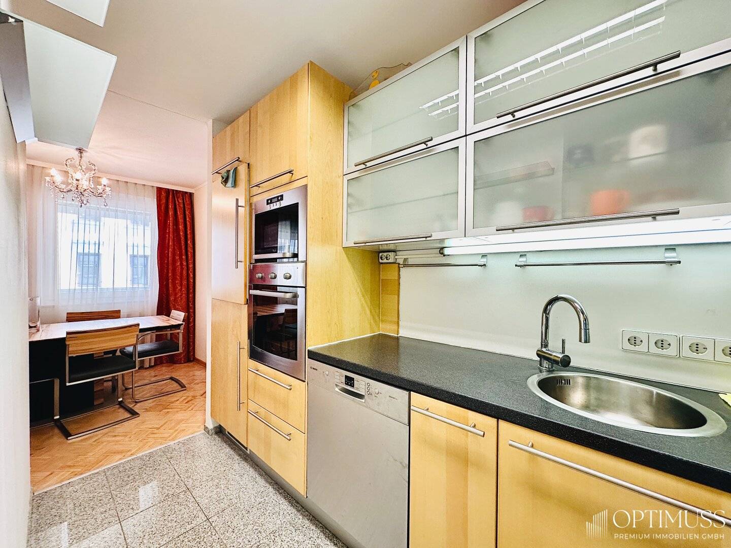 Super spring offer!!! Large, quiet 3 room apartment in the 16th district
