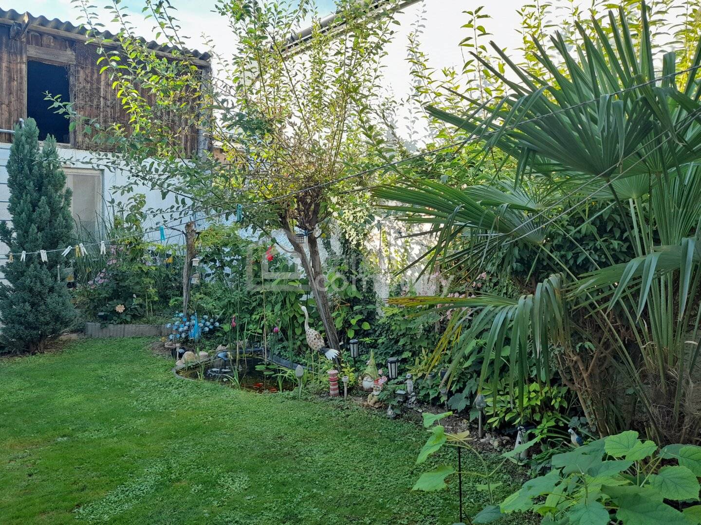 House with Potential and Private Courtyard in the Town Centre of Gols
