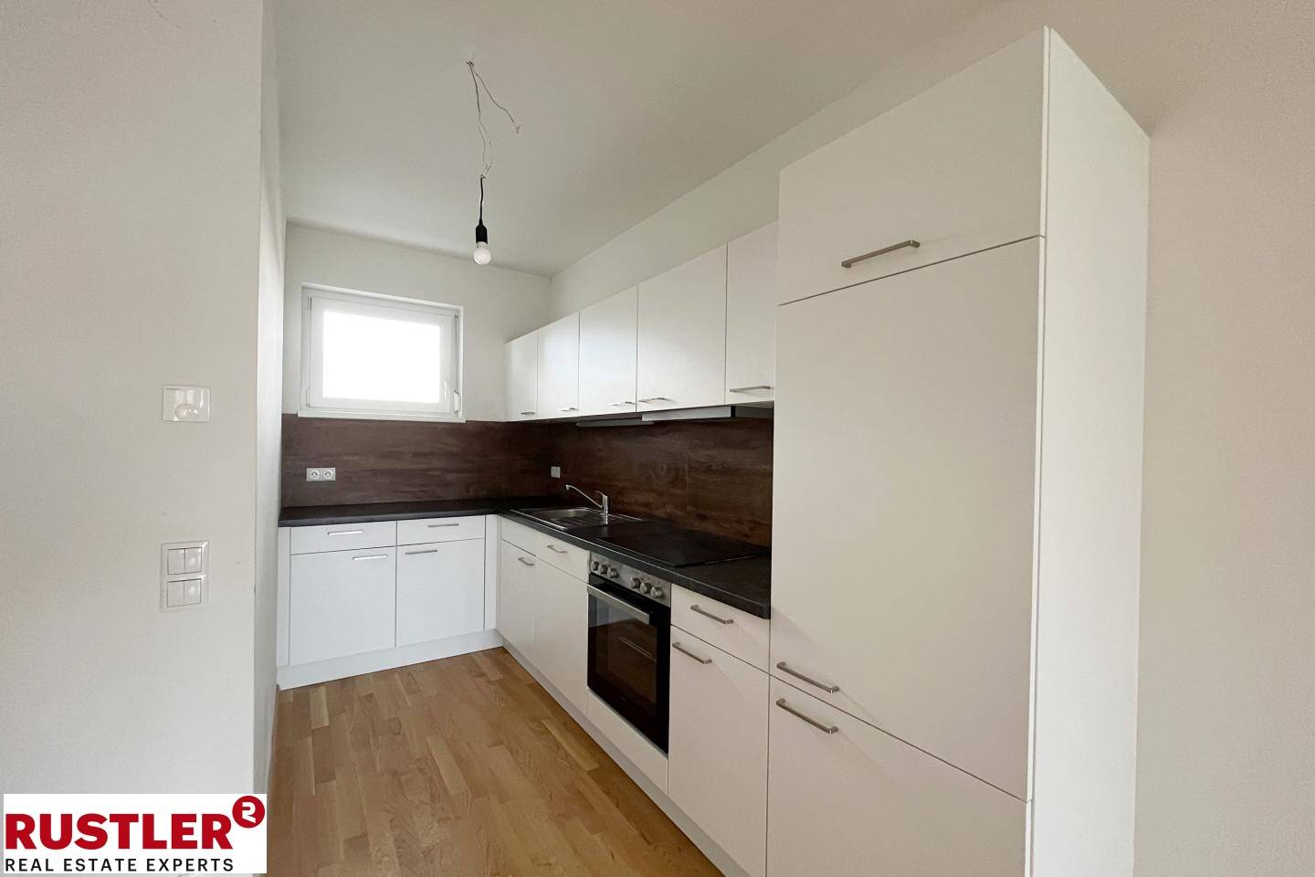 Lichtdurchflutete Wohnung mit hochwertiger Ausstattung und Westbalkon