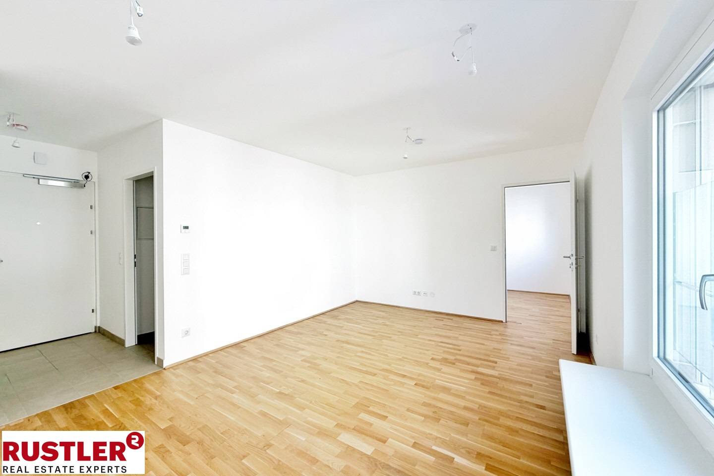 Neubauwohnung in ruhiger Grünlage mit Balkon