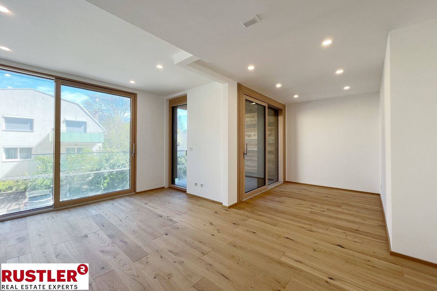 Helle Wohnung mit Loggia und gemeinschaftlicher Dachterrasse