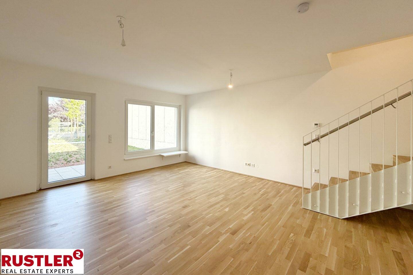 Maisonettewohnung with private garden and sustainable energy concept