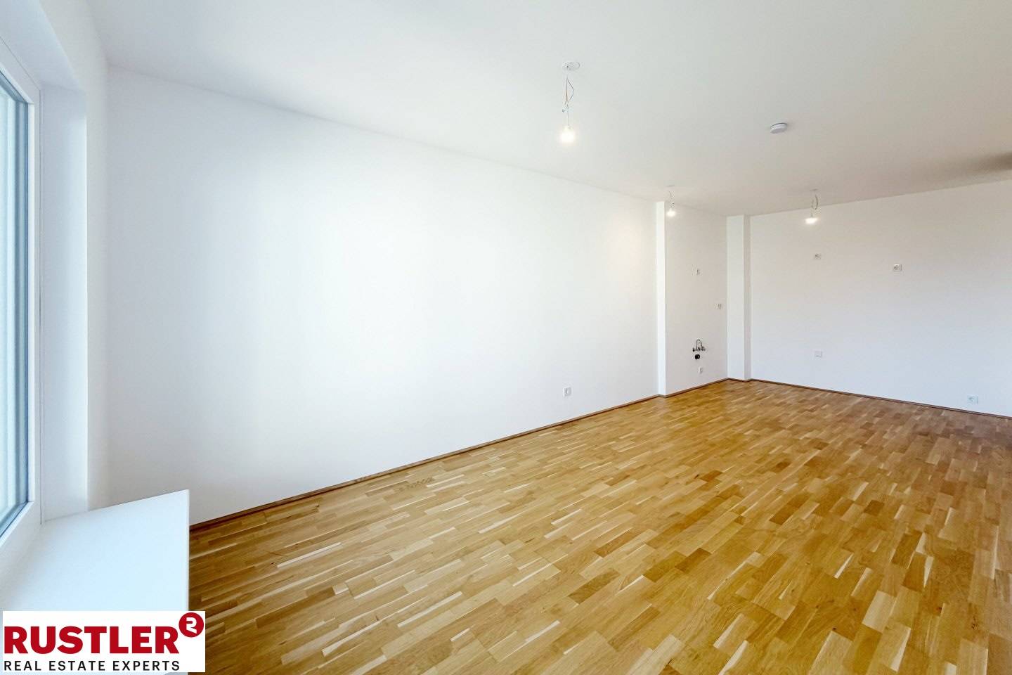 Modern apartment in green location with balcony